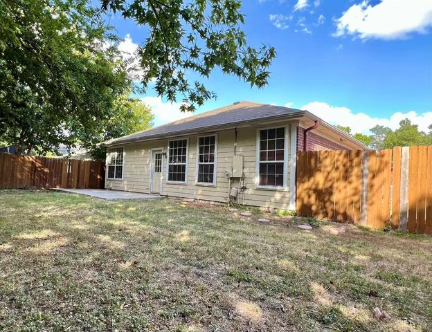 1235 Blackthorn DR, Pflugerville, TX 78660
