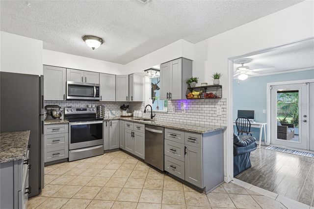 6412 2ND AVENUE W, Bradenton, FL 34209