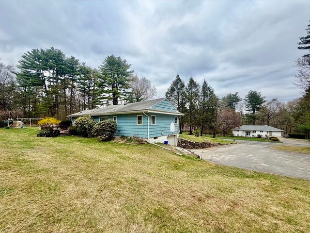 817 Somers Rd, East Longmeadow, MA 01028