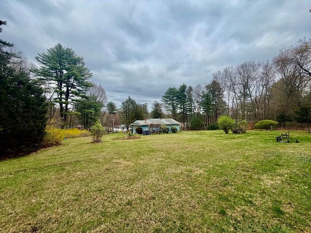 817 Somers Rd, East Longmeadow, MA 01028