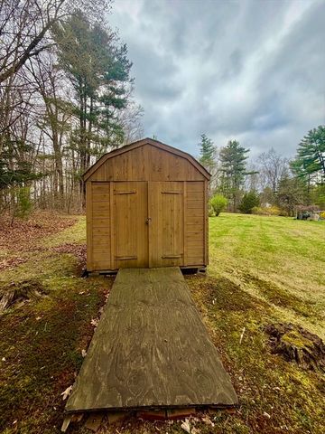 817 Somers Rd, East Longmeadow, MA 01028