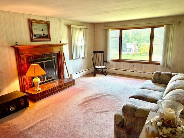 817 Somers Rd, East Longmeadow, MA 01028