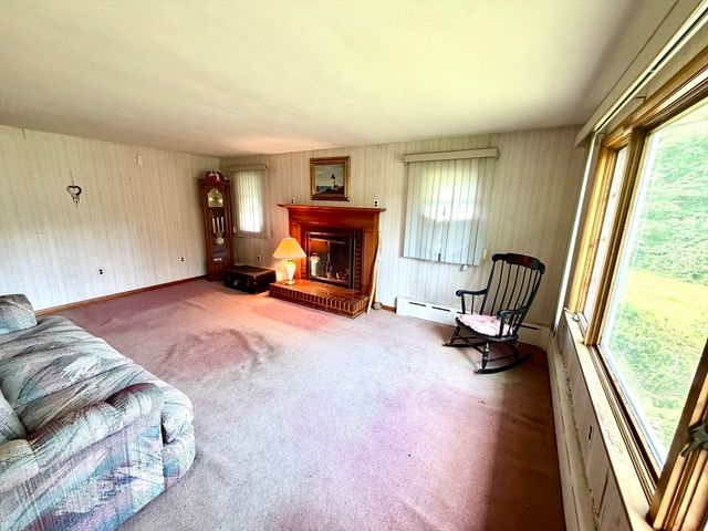 817 Somers Rd, East Longmeadow, MA 01028