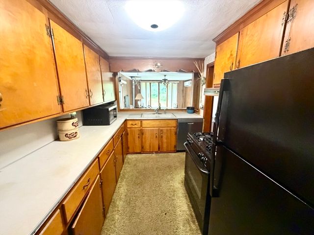 817 Somers Rd, East Longmeadow, MA 01028