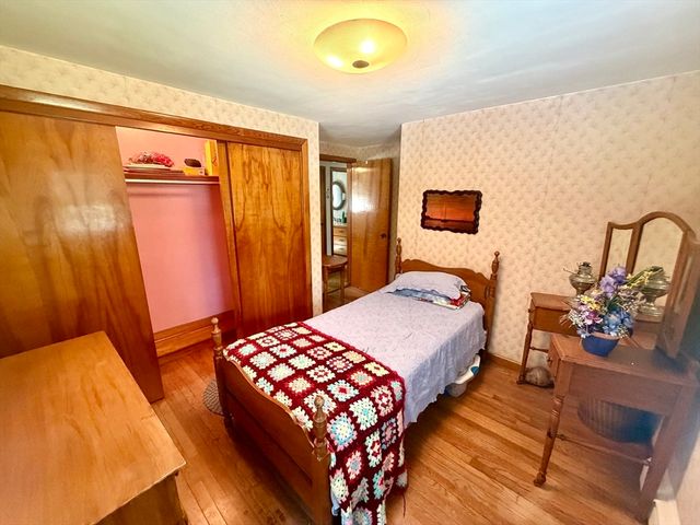 817 Somers Rd, East Longmeadow, MA 01028