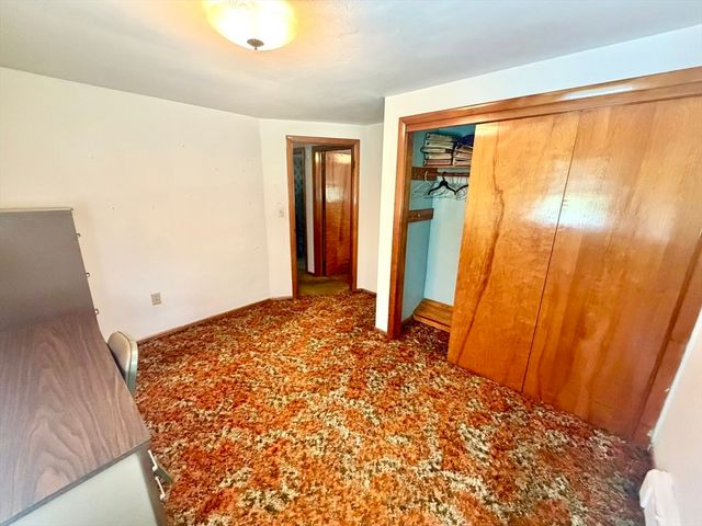 817 Somers Rd, East Longmeadow, MA 01028