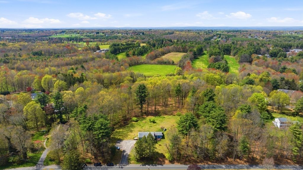817 Somers Rd, East Longmeadow, MA 01028