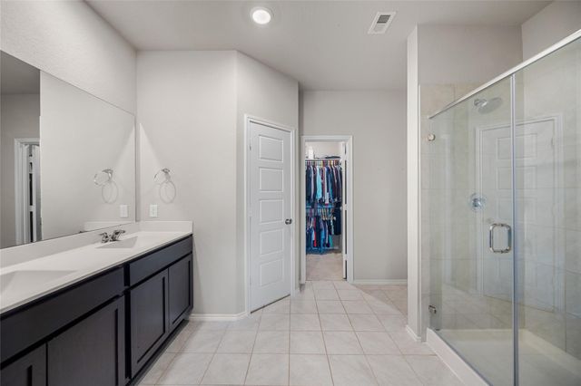 523 High Holly Circle, Magnolia, TX 77354