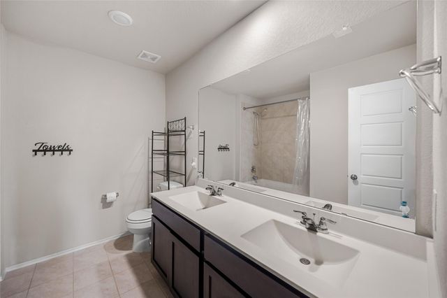 523 High Holly Circle, Magnolia, TX 77354