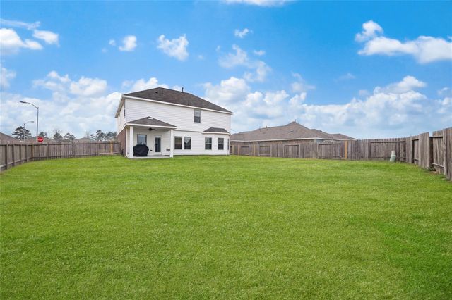 523 High Holly Circle, Magnolia, TX 77354