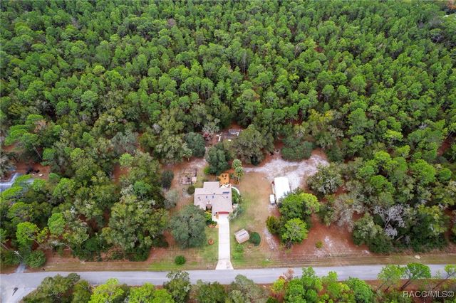 8614 W Varricchio Lane, Crystal River, FL 34428