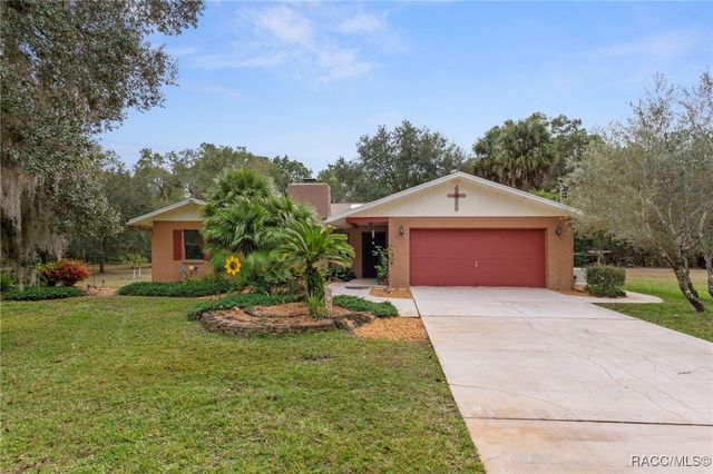 8614 W Varricchio Lane, Crystal River, FL 34428