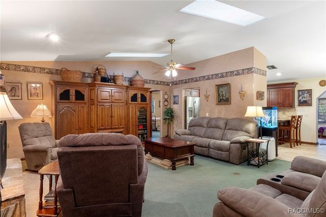 8614 W Varricchio Lane, Crystal River, FL 34428