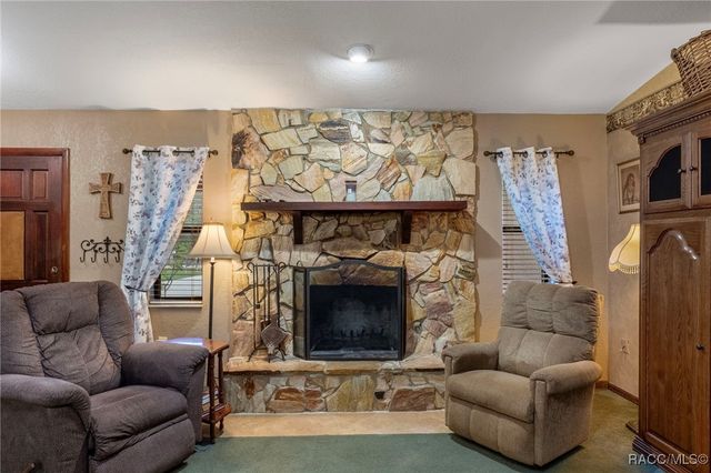 8614 W Varricchio Lane, Crystal River, FL 34428