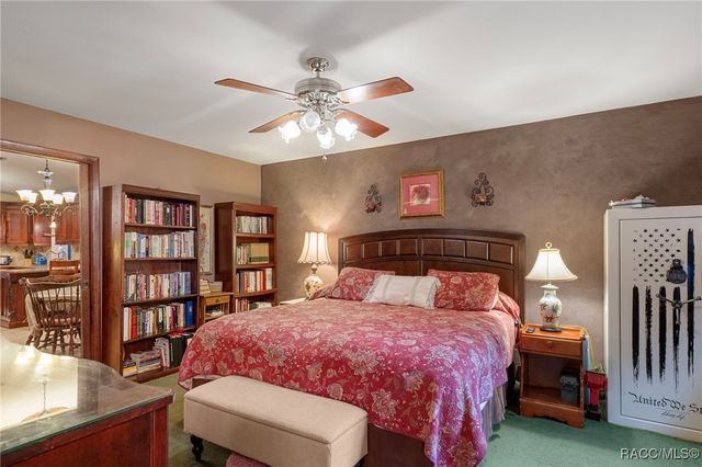 8614 W Varricchio Lane, Crystal River, FL 34428