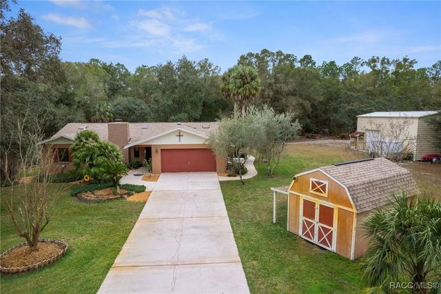 8614 W Varricchio Lane, Crystal River, FL 34428
