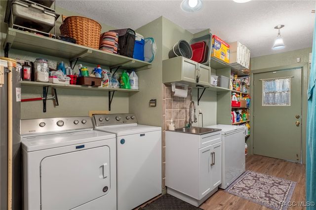 8614 W Varricchio Lane, Crystal River, FL 34428