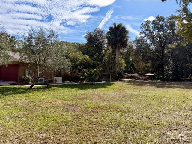 8614 W Varricchio Lane, Crystal River, FL 34428