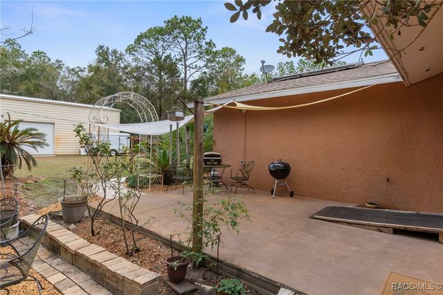 8614 W Varricchio Lane, Crystal River, FL 34428