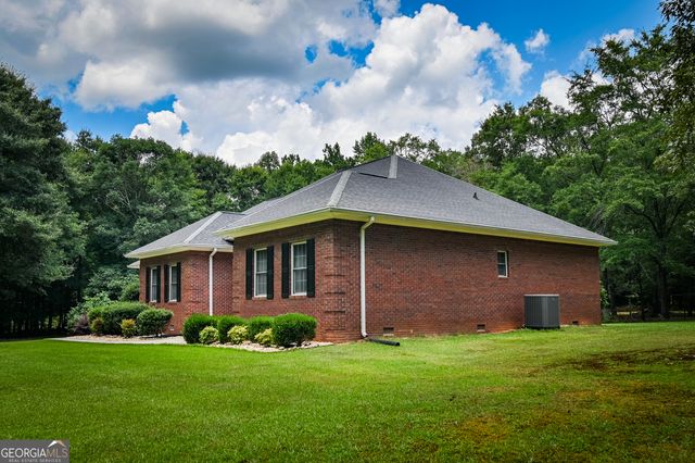606 Higgins Road, Jackson, GA 30233