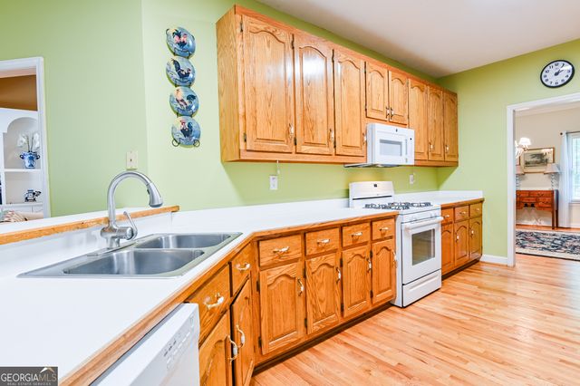 606 Higgins Road, Jackson, GA 30233