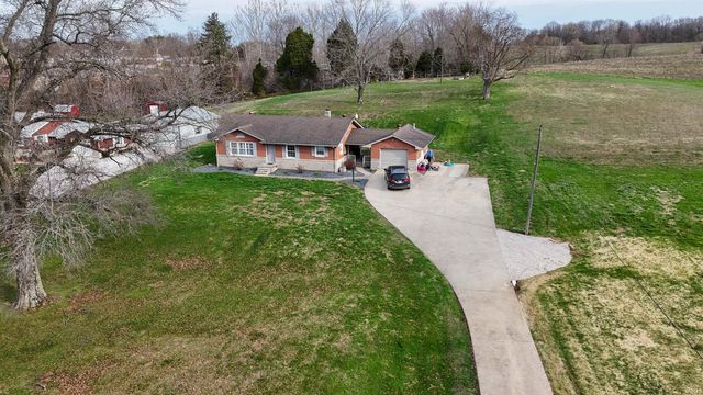 1969 E State Road 64, Huntingburg, IN 47542