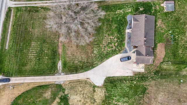 1969 E State Road 64, Huntingburg, IN 47542