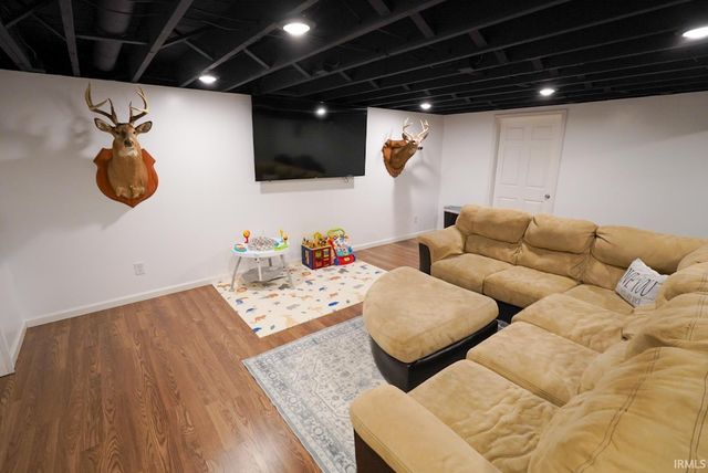 1969 E State Road 64, Huntingburg, IN 47542