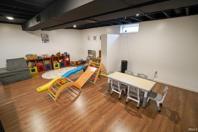 1969 E State Road 64, Huntingburg, IN 47542