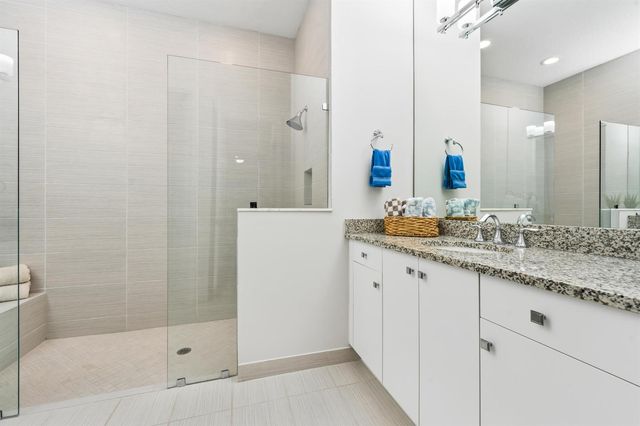 4916 Pointe Midtown Way, Palm Beach Gardens, FL 33418