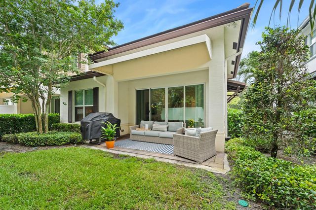 4916 Pointe Midtown Way, Palm Beach Gardens, FL 33418