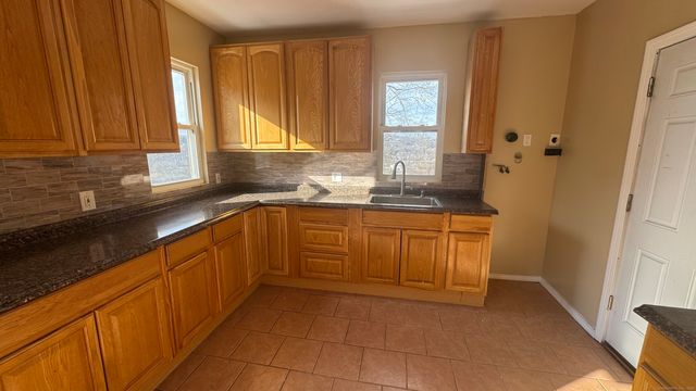 211 Lincoln Street 2, Waterbury, CT 06710