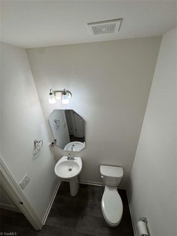 5712 Baverhof Drive, Greensboro, NC 27405