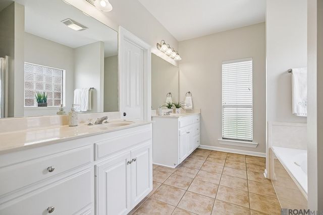 29259 Red Willow Dr, Denham Springs, LA 70726