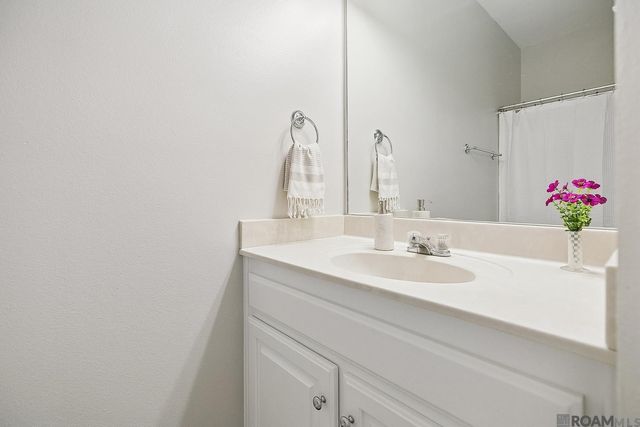 29259 Red Willow Dr, Denham Springs, LA 70726