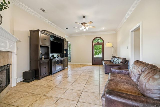 29259 Red Willow Dr, Denham Springs, LA 70726