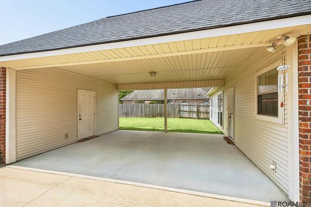 29259 Red Willow Dr, Denham Springs, LA 70726