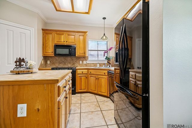 29259 Red Willow Dr, Denham Springs, LA 70726