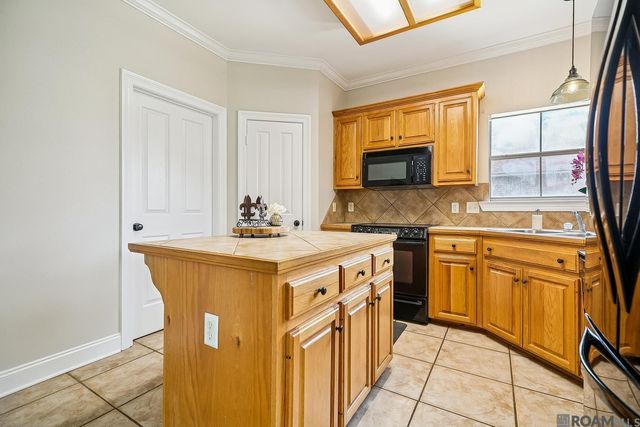 29259 Red Willow Dr, Denham Springs, LA 70726