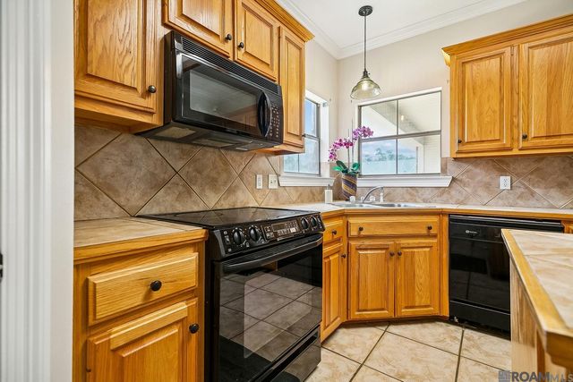 29259 Red Willow Dr, Denham Springs, LA 70726