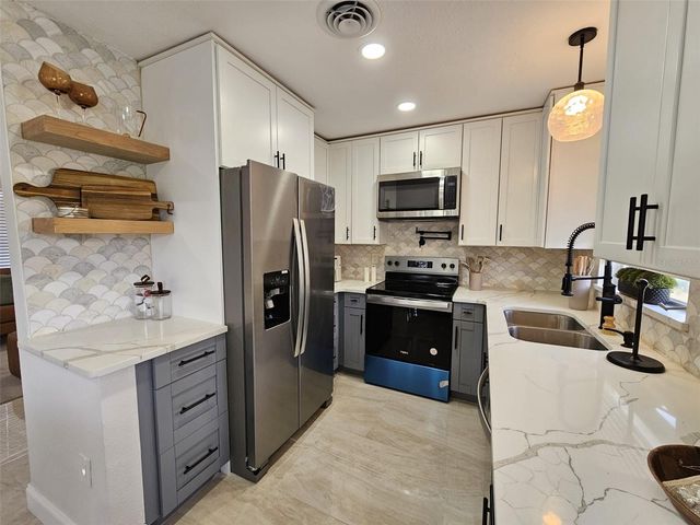 460 CREEK LANE DRIVE, Englewood, FL 34223