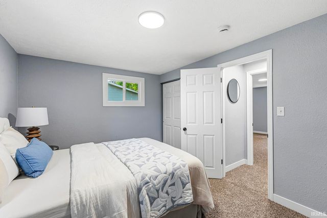 52680 Walsingham Lane, South Bend, IN 46637