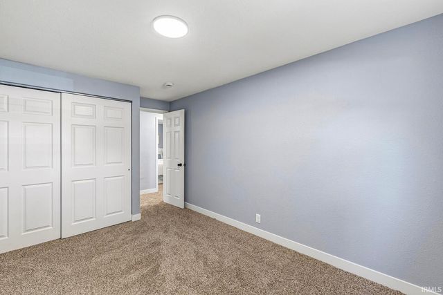 52680 Walsingham Lane, South Bend, IN 46637