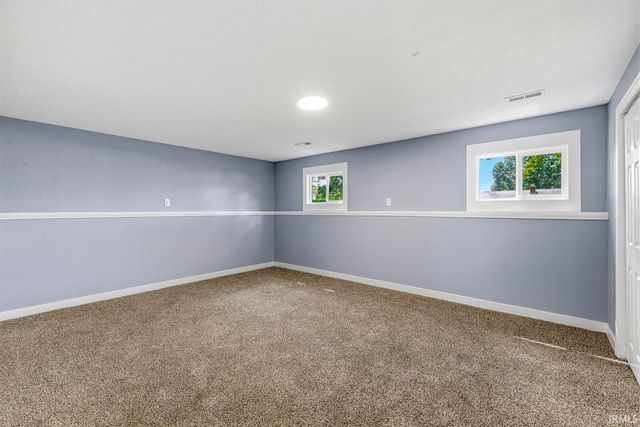 52680 Walsingham Lane, South Bend, IN 46637