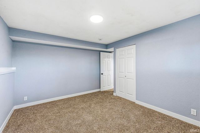52680 Walsingham Lane, South Bend, IN 46637