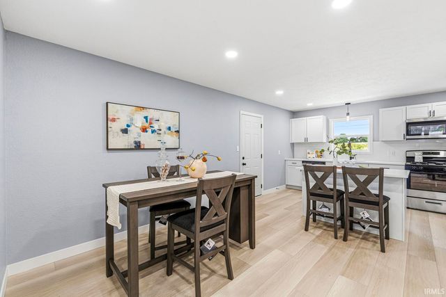 52680 Walsingham Lane, South Bend, IN 46637