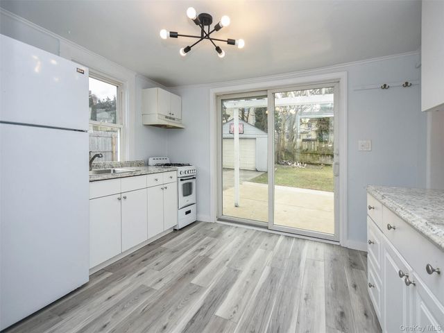 12 2nd Avenue, Port Washington, NY 11050