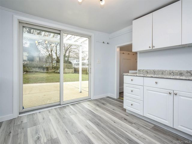 12 2nd Avenue, Port Washington, NY 11050