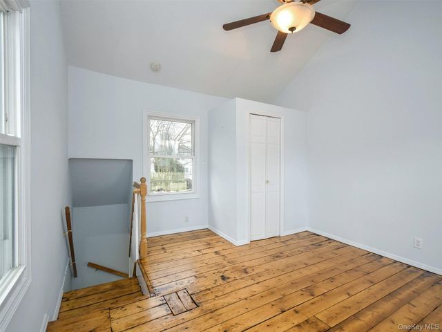 12 2nd Avenue, Port Washington, NY 11050