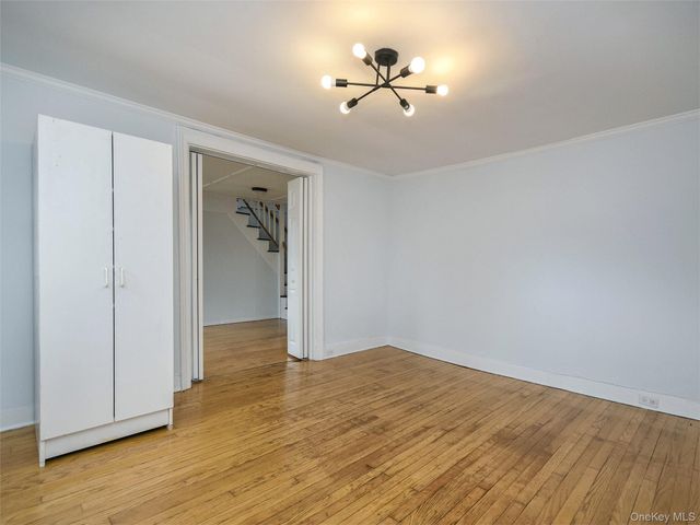 12 2nd Avenue, Port Washington, NY 11050